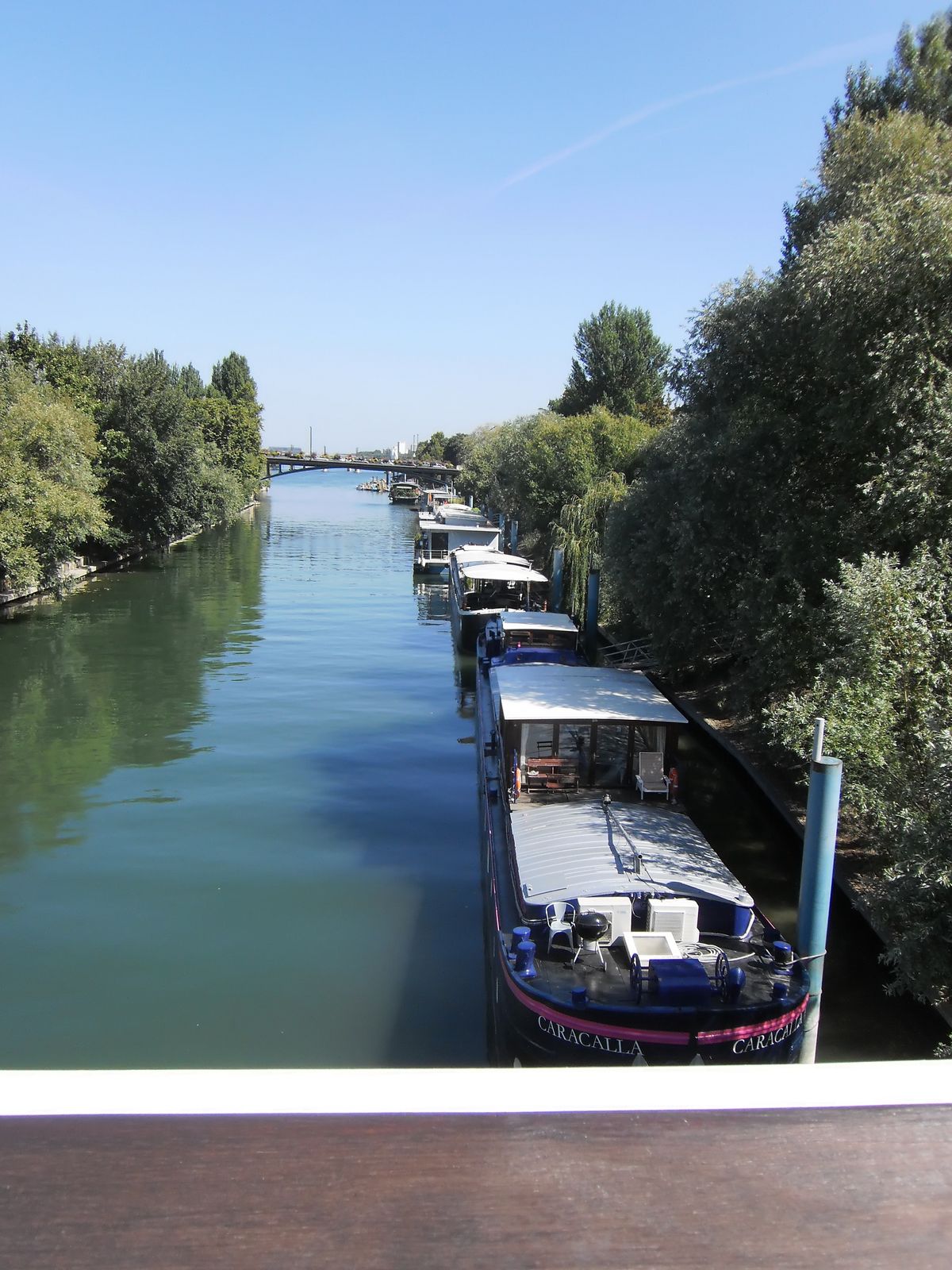 Hausboote auf der Seine - eine schöne Wohnalternative