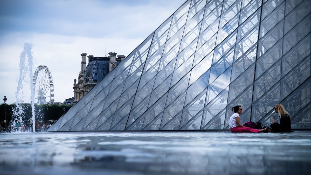 Touristes au Musée du Louvre