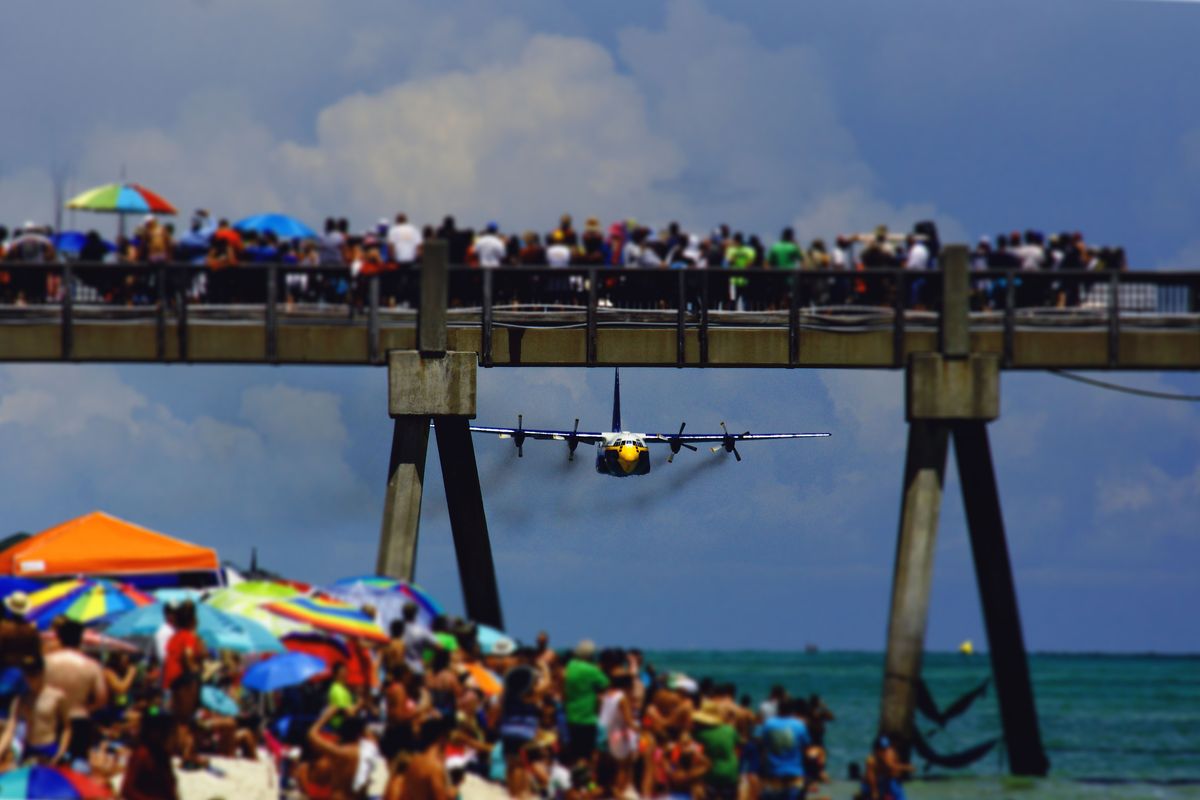 I took this picture during the Blue Angels Air Show at Pensacola Beach.
I utilised the crop factor of the A 77 APSC sensor + tele converter and a 70 - 200 mm 2.8 lense